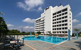 Hotel Clarks Avadh Lucknow